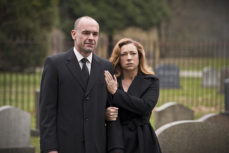 Arrow -- "Canary Cry" -- Image AR419b_0173b.jpg -- Pictured: Paul Blackthorne as Detective Quentin Lance and Alex Kingston as Dinah Lance -- Photo: Diyah Pera/The CW -- ÃÂ© 2016 The CW Network, LLC. All Rights Reserved.