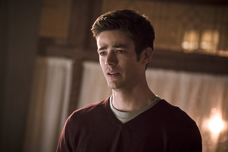 The Flash -- " The Runaway Dinosaur" -- Image: FLA221a_0180b.jpg -- Pictured: Grant Gustin as Barry Allen -- Photo: Katie Yu/The CW -- Ã‚Â© 2016 The CW Network, LLC. All rights reserved.