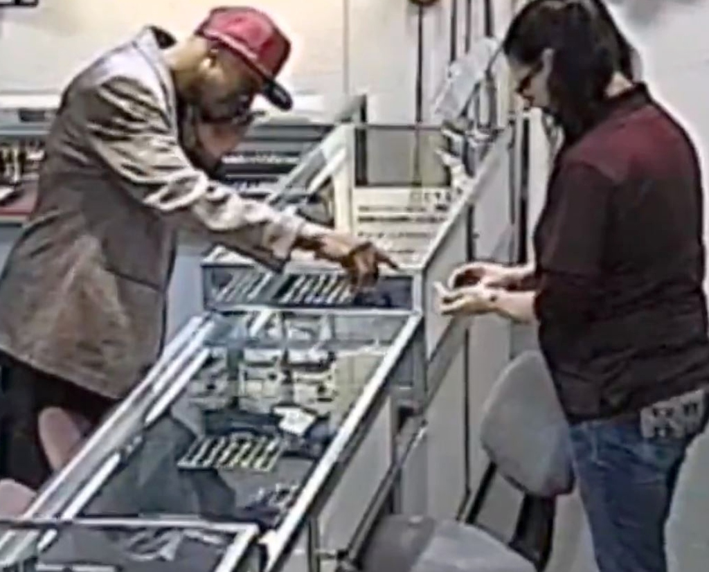 WATCH: Man Steals Ring From Pawn Shop, Then Tries To Sell It Back – Atlanta's CW691024 x 826